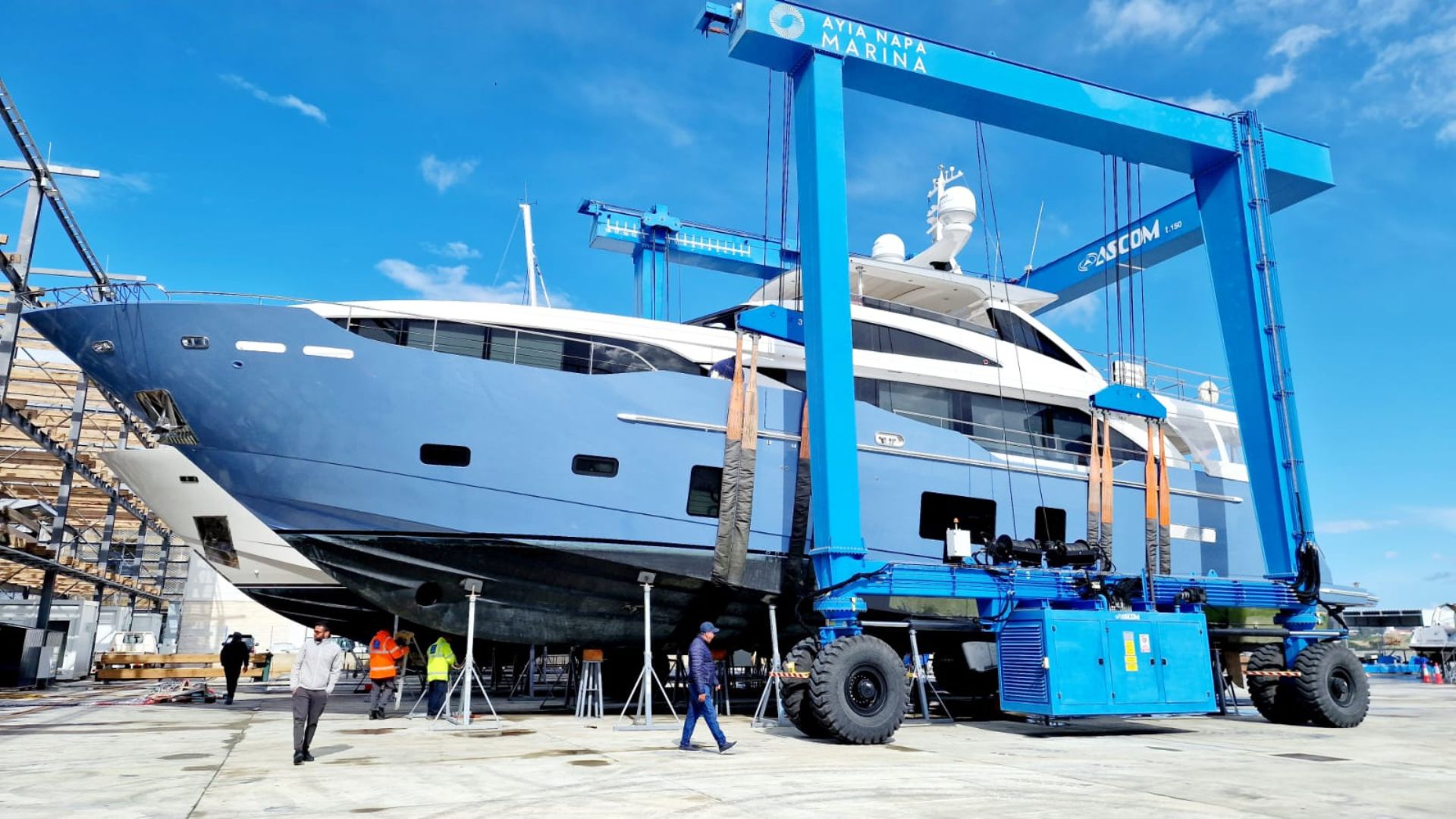 Ayia Napa Marina - Travel Hoist Crane