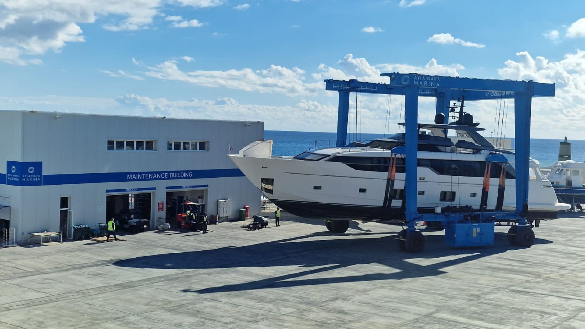 Ayia Napa Marina - Travel Hoist Crane